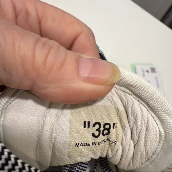 Off-White Vulcanized High Top Floating Arrow iWhite/Black/Red Size US M5/W7 EU38 - Picture 10 of 14